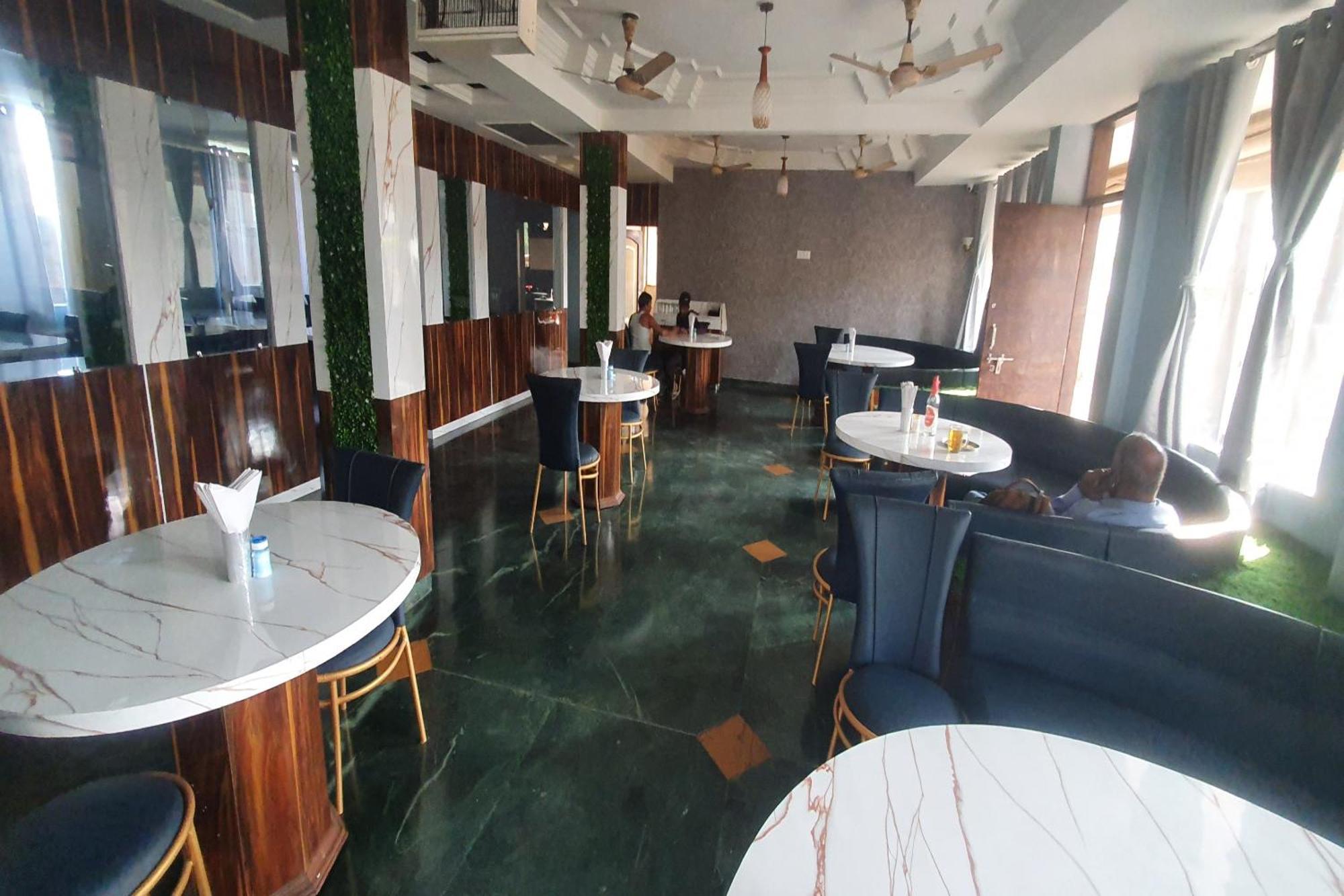 Oyo Hotel Rajshree Akolia Экстерьер фото